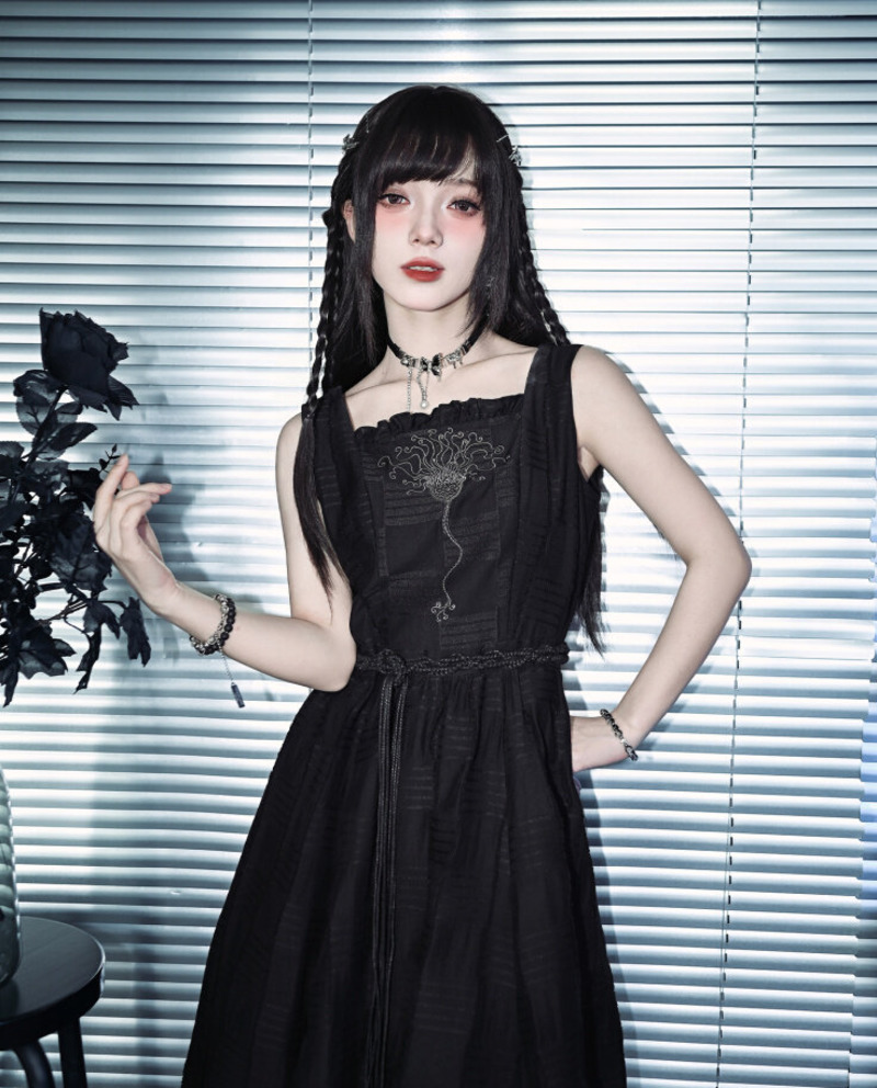 Knitted Vest Women - Neues Krinoid-Stickerei Schwarzes Doppellagiges Kleid für