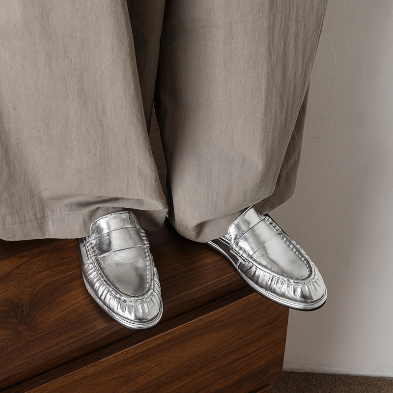 Women Fashion Store - 2026 Neue Klassische Echtleder Damen Plissee-Slipper